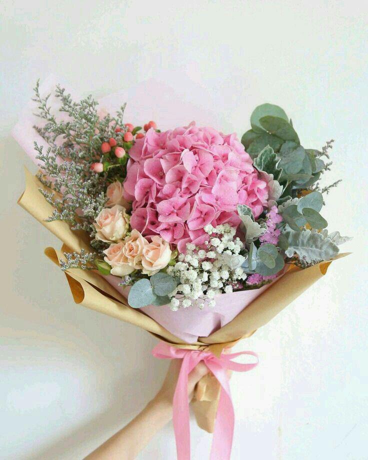Ideas de flores de baile 2018: diseño de ramo de flores,  Arreglos Florales Ideas,  Ramo de flores de corazón  