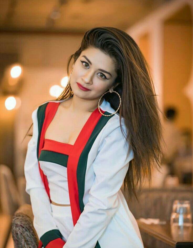 Avneet Corfán Club: avneet kaur  