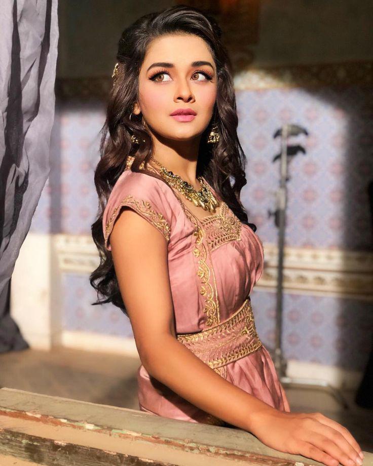 Aladdin - Naam toh debe haber sido escuchado.: avneet kaur  