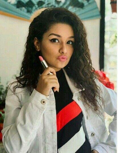 Entretenimiento Estrella Púrpura.: avneet kaur  