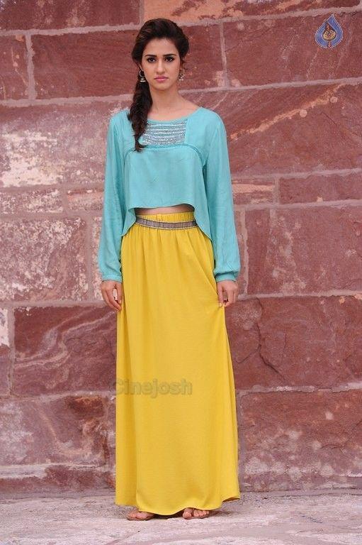 Disha Patani Nuevas Fotos - 14 / 26 fotos: Disha Patani  