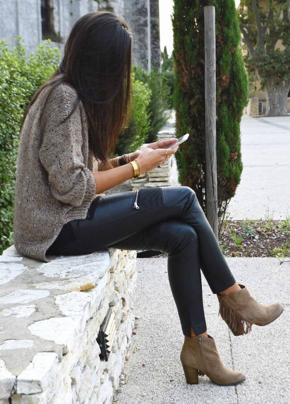 Traje de invierno de Tumblr con suéteres: Traje de invierno informal,  Atuendos Con Botas  