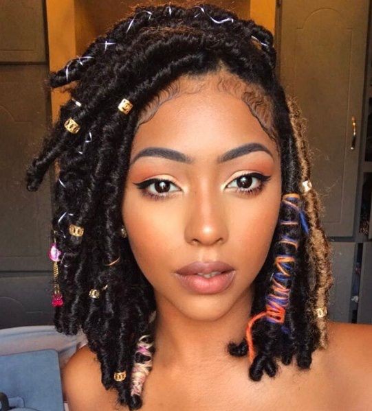 bobbi boss bae locomotoras: Peluca de encaje,  Pelo largo,  trenzas de caja,  Peinados Trenzados  