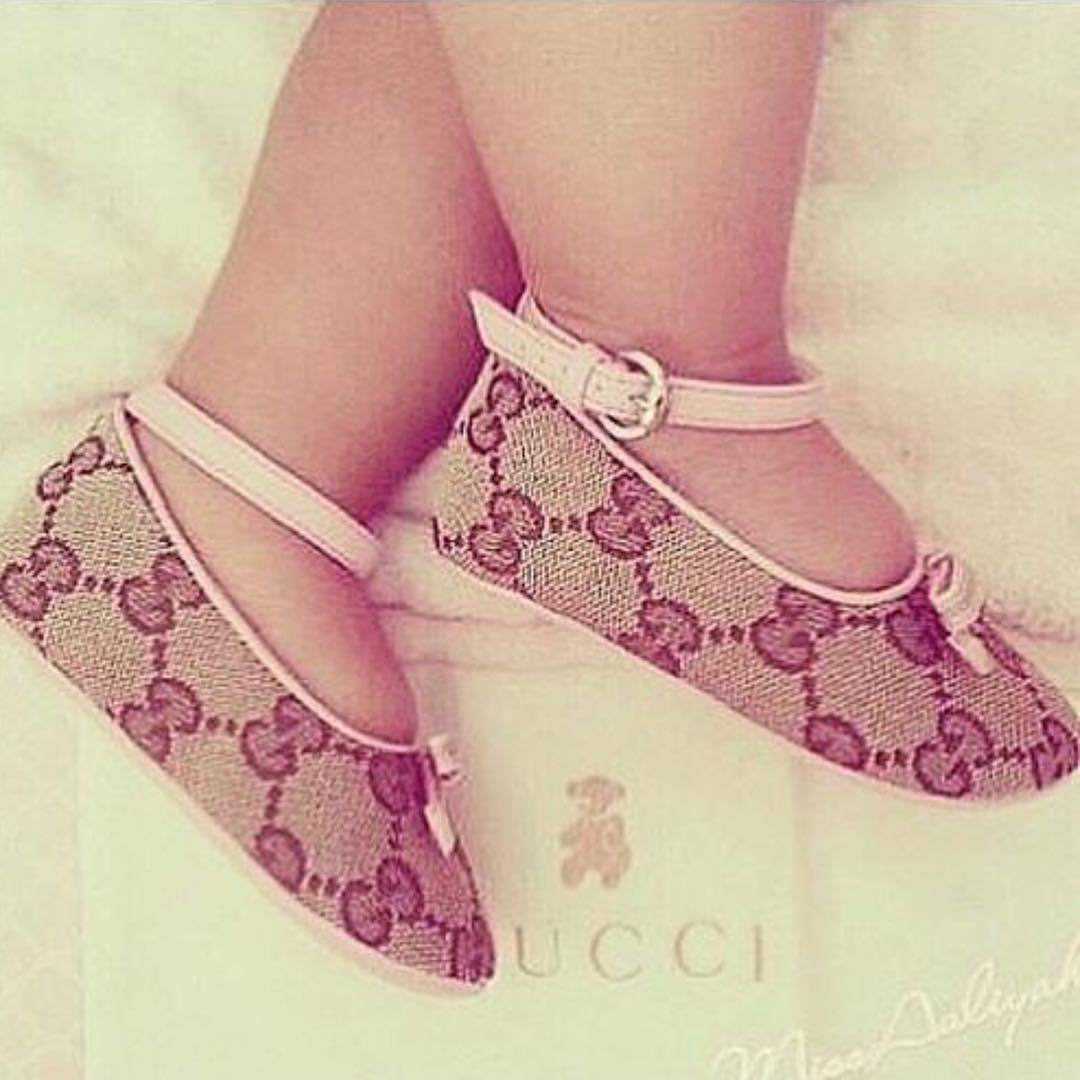 Ideas de tacón alto: Tan perfecto _____________________________________________________________

#chan...