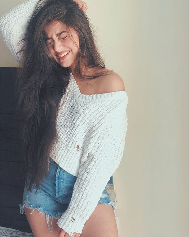 fotos sexy de aditi bhatia: avneet kaur,  aditi bhatia,  Krishna Mukherjee  
