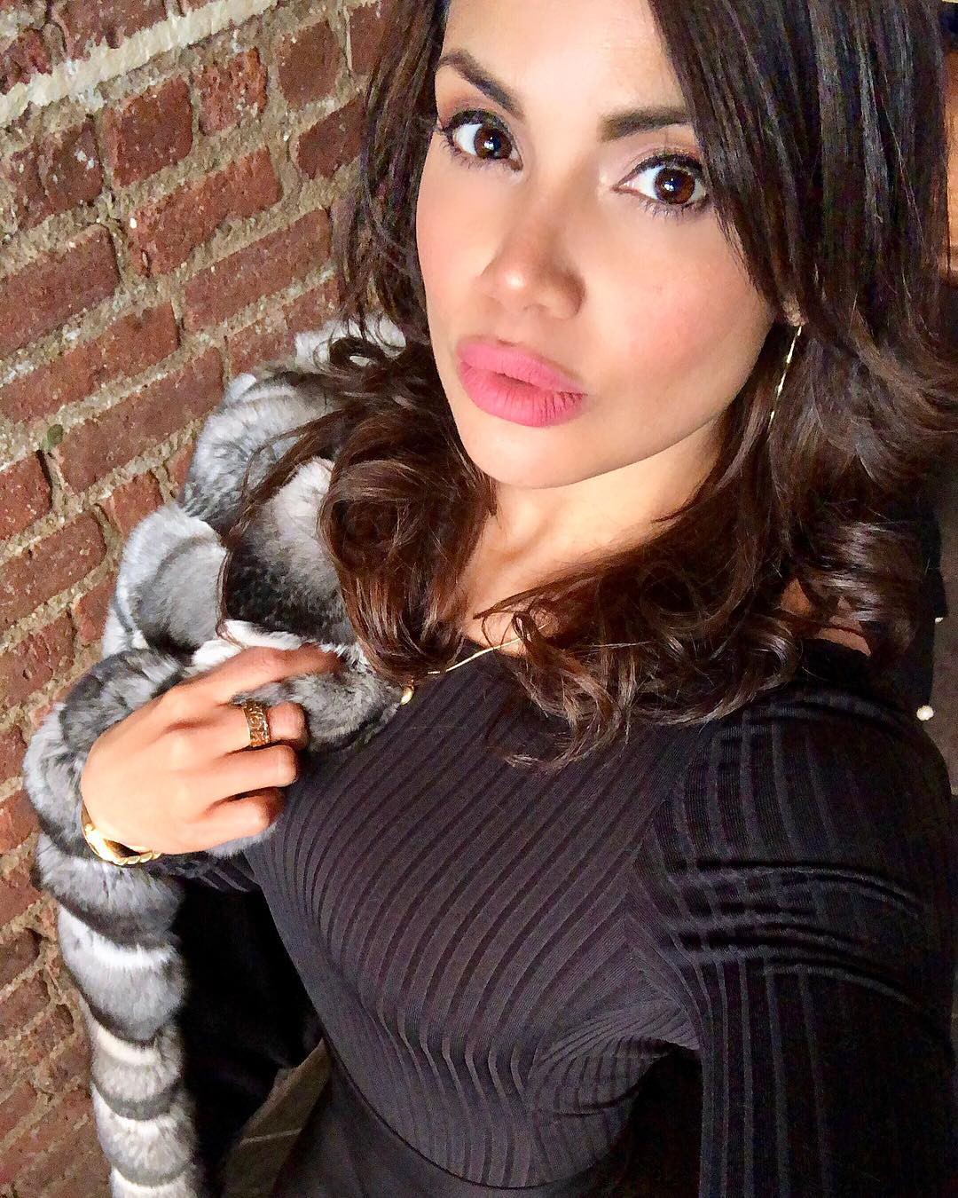Ropa de fiesta Ropa de piel, Cabello negro