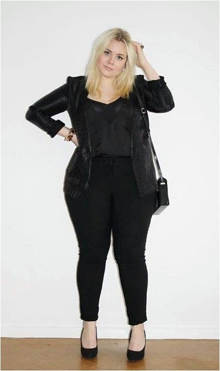 Jeans plus size all black outfit: Romper suit,  Slim-Fit Pants,  Plus size outfit,  Plus-Size Model,  Casual Outfits  