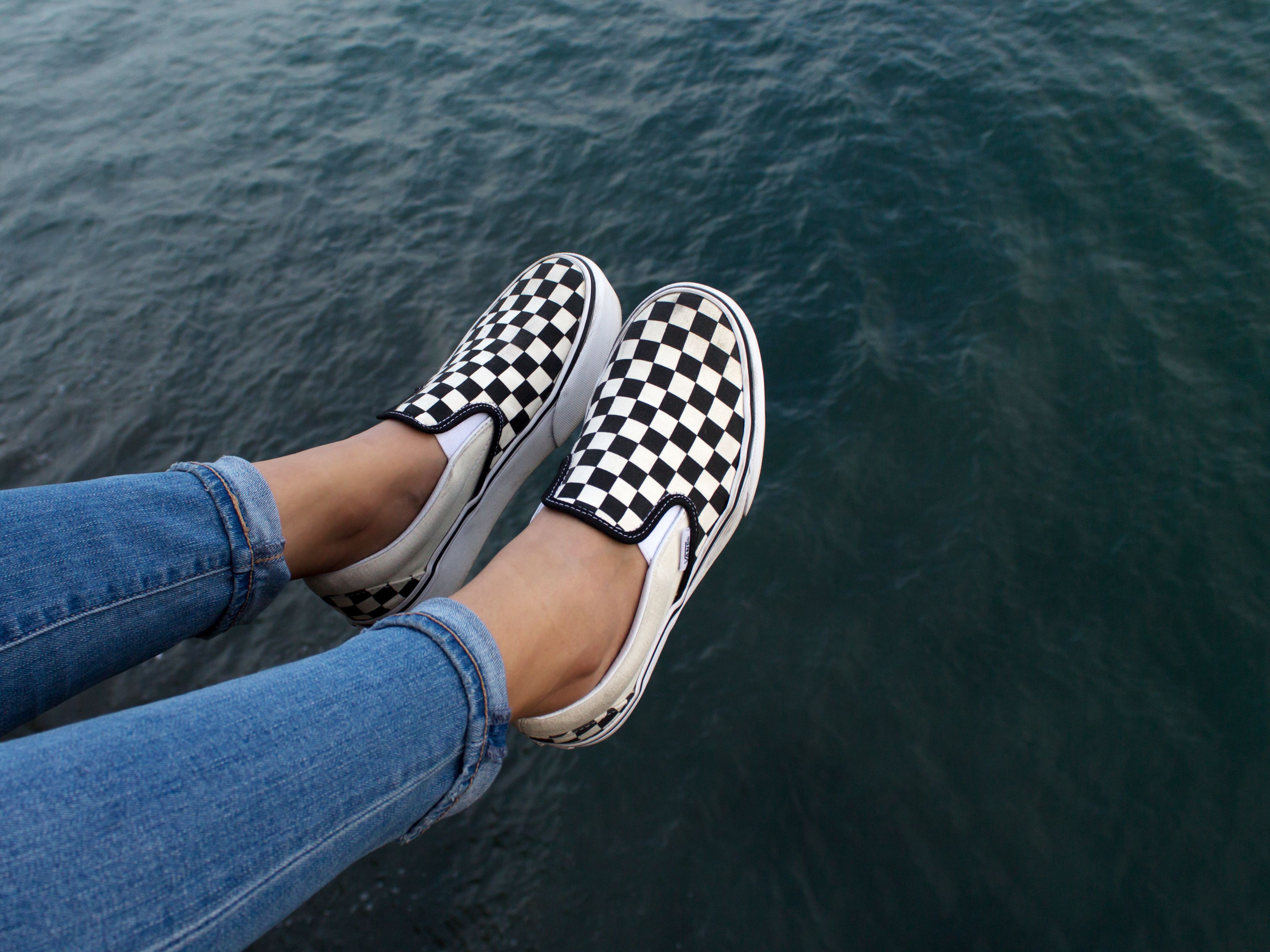 Combinaciones de vans sin cordones a cuadros: trajes de furgonetas  