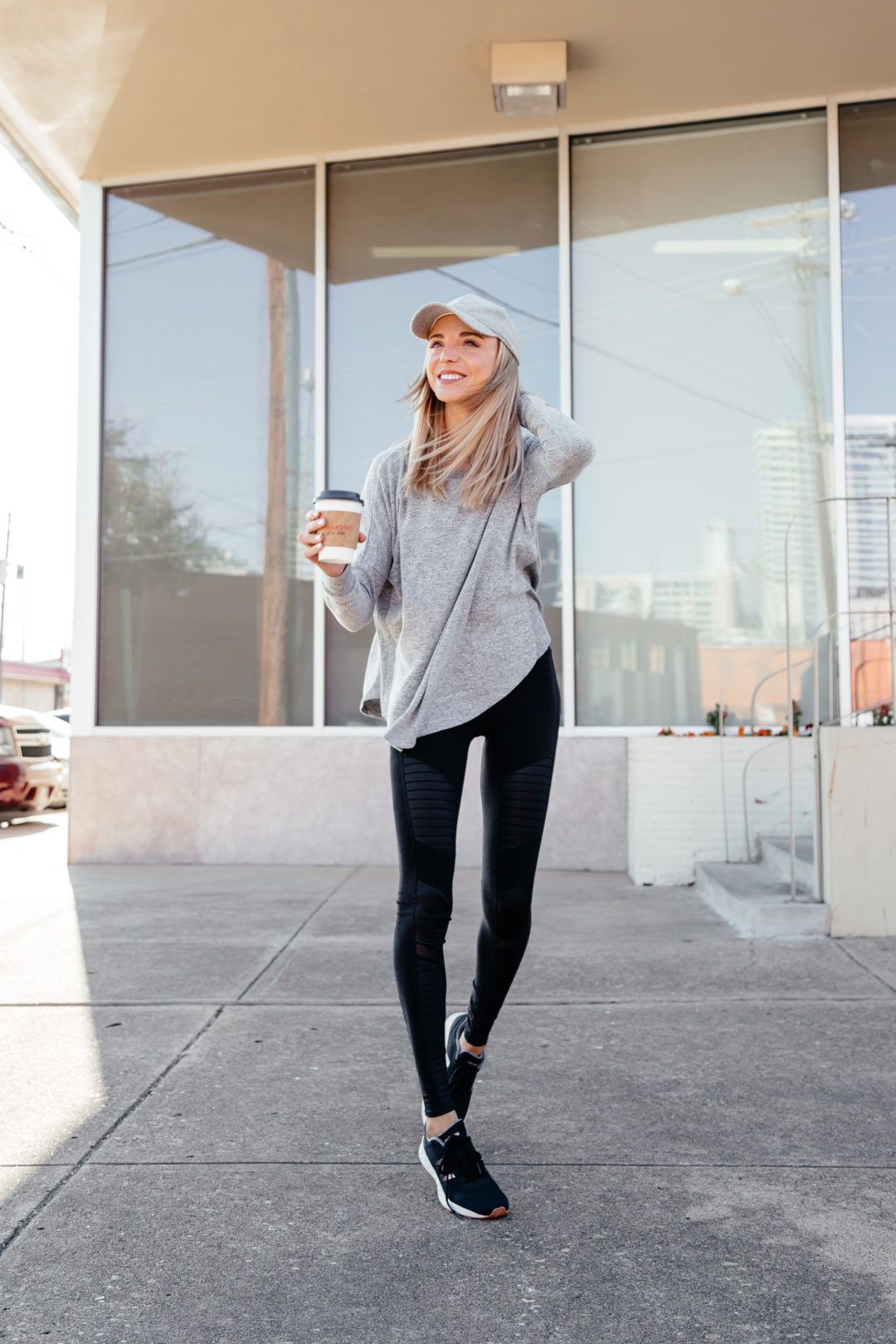 Outfits Con Pantalones De Yoga: Atuendos De Yoga  