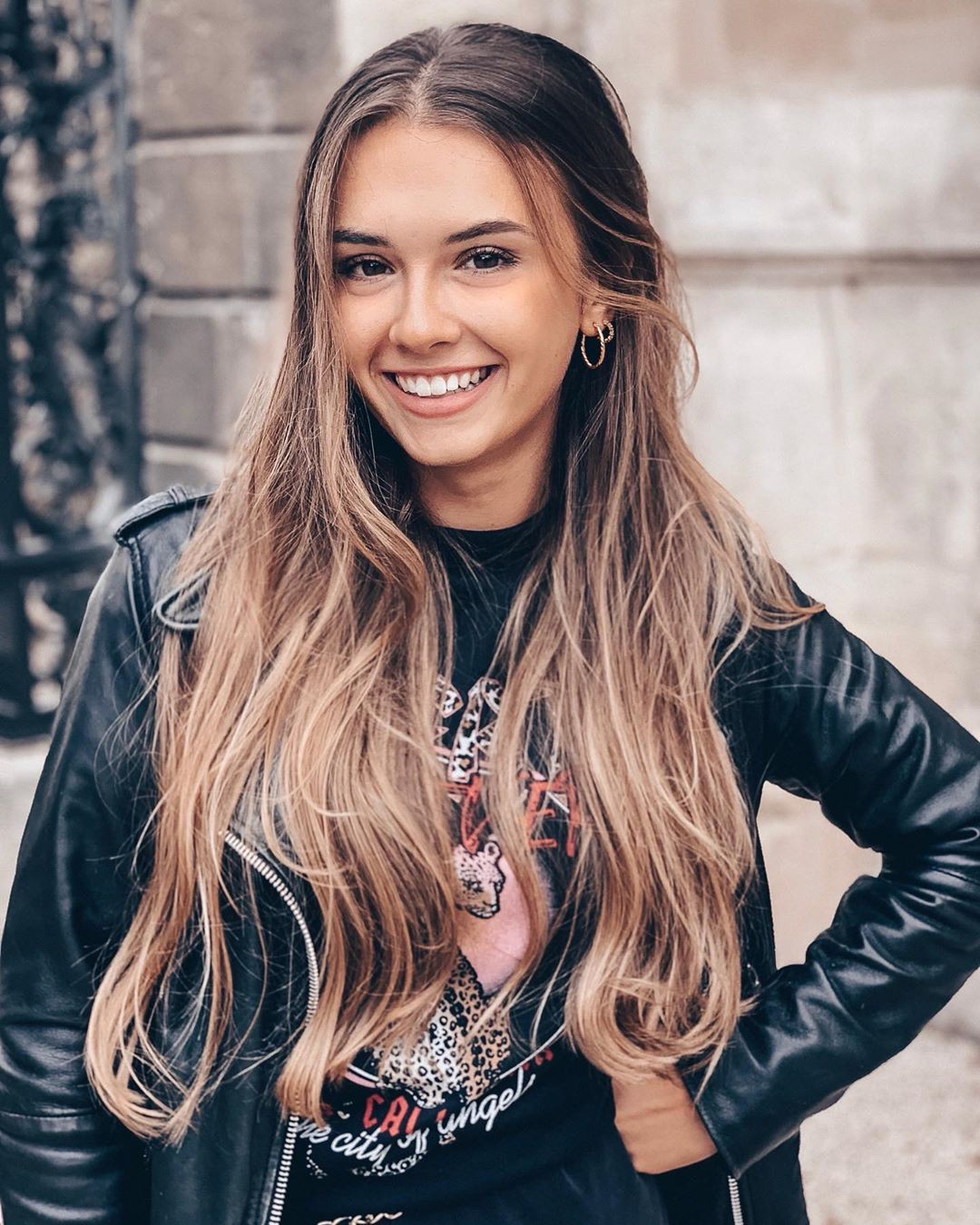 Amelie Weissenberger Instagram, Pelo largo y Tintes de cabello: Pelo largo,  Ideas para teñir el cabello,  Pelo castaño,  El pelo en capas,  Sesión de fotos,  pelo negro,  Amélie Weissenberger  