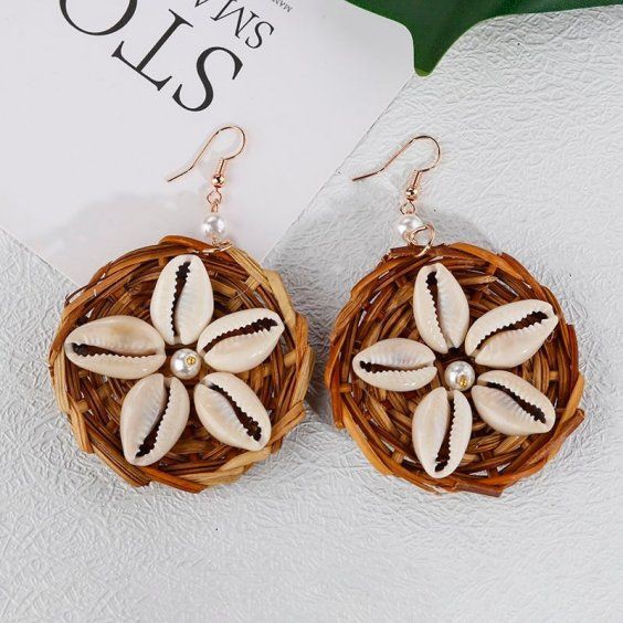 Los accesorios de verano que necesitas | Ideas de atuendos para citas: Ideas de atuendos,  Atuendos Informales,  Primera fecha,  trajes de verano  