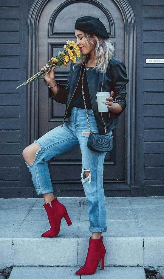 modelo en un traje fresco y elegante | Chaqueta de cuero combinada con jeans rotos y botas rojas: Mezclilla,  chaqueta,  Trajes De Mezclilla,  blogger de moda,  Atuendo De Vaqueros,  Pantalones  