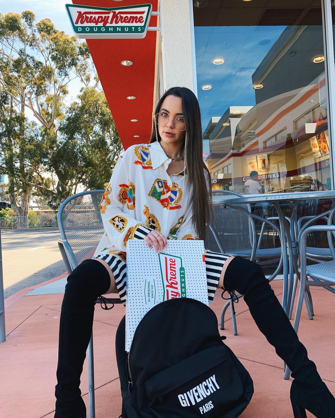 Vanessa Merrell, recreación, vacaciones, sentada: La estrella de TikTok Vanessa Merrell  