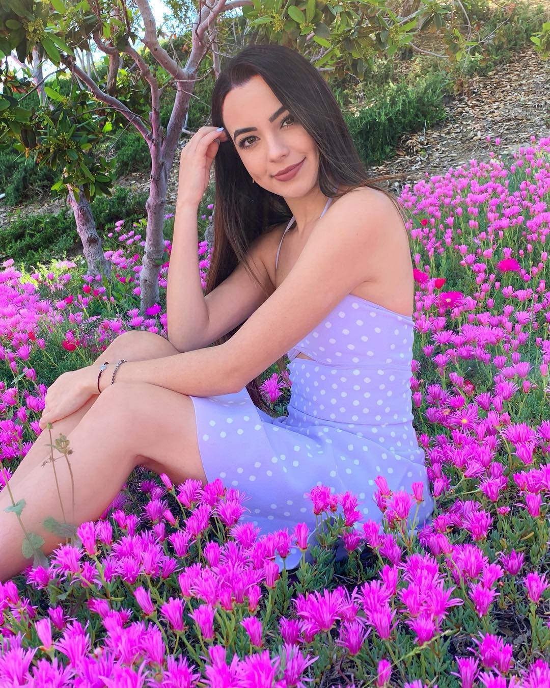Vanessa Merrell instagram sesión de fotos, personas en la naturaleza, sesión de fotos: La estrella de TikTok Vanessa Merrell  
