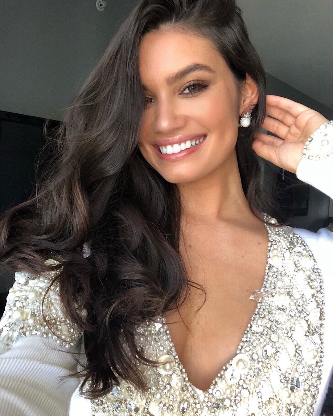 Anne De Paula Black Hair Color, Lip Makeup, Hairstyles For Long Hair: Long hair,  Brown hair,  Black hair,  Instagram girls,  Hairstyle Ideas,  Cute Girls Instagram,  Cute Instagram Girls  