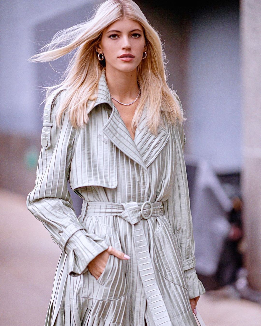 Devon Windsor en cabello rubio, chicas de peinado largo, peinado lindo y sexy: Estilo callejero,  Desfile de moda,  modelo,  Pelo largo,  Pelo rubio  