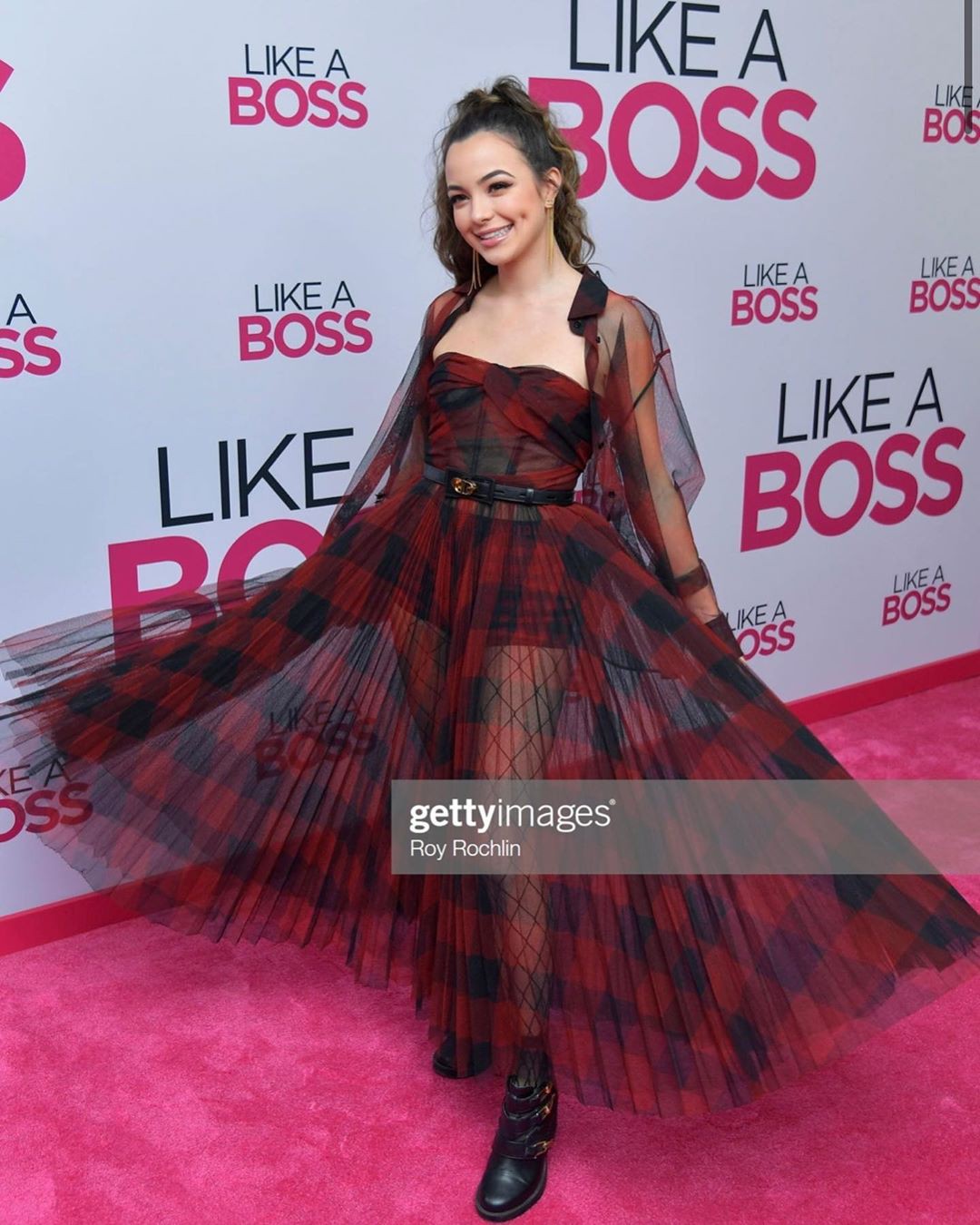 Vanessa Merrell outfit ideas, diseño de moda, modelo de moda: Fotografía de moda,  Desfile de moda,  vestidos de alfombra roja,  modelo,  La estrella de TikTok Vanessa Merrell  
