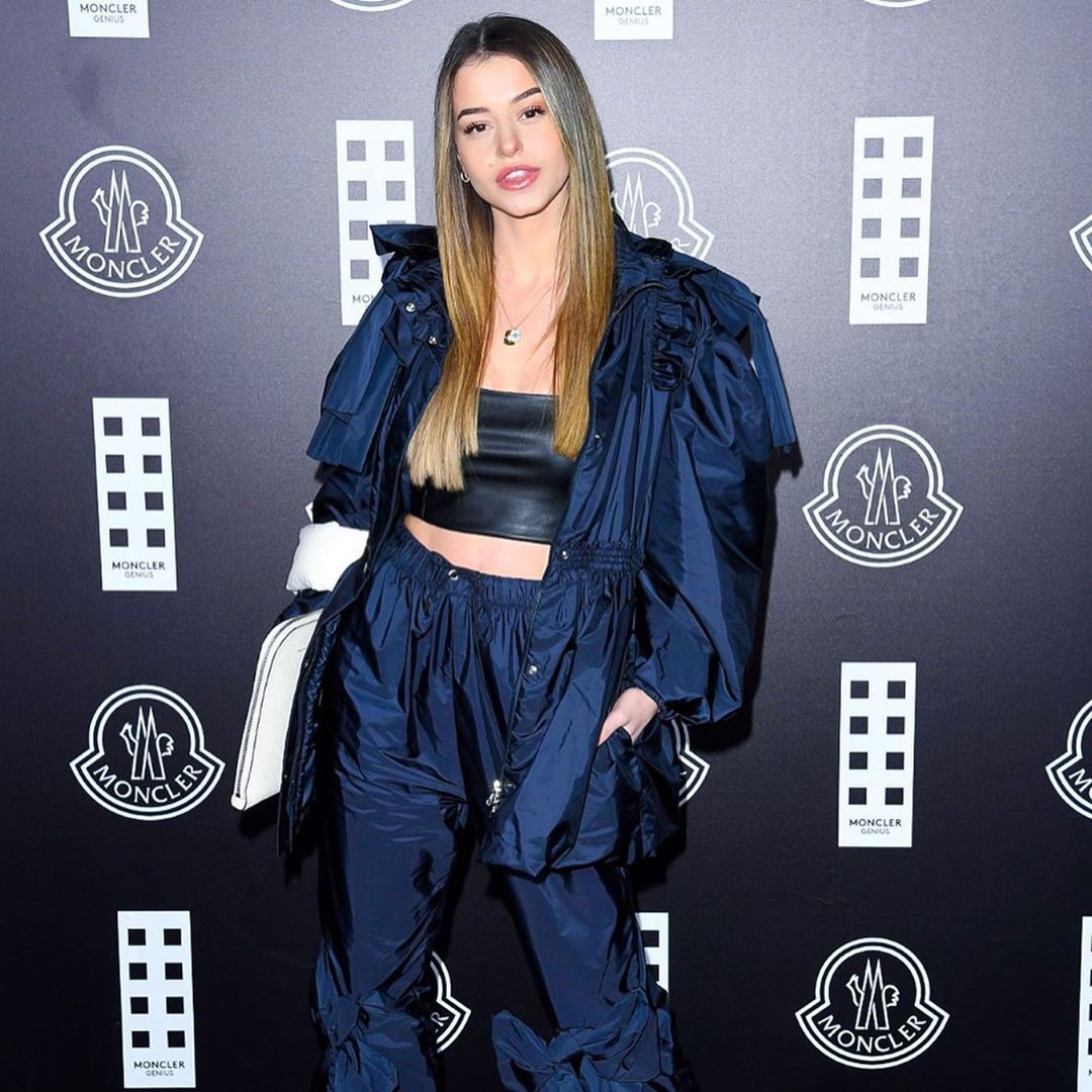 Lea Elui outfit ideas, diseño de moda, moda callejera: Estilo callejero,  Fotografía de moda,  Azul eléctrico,  Lea Elui TikTok  