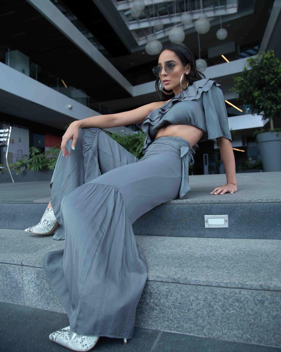 Manelyk Gonzalez denim, jeans outfits para mujeres, hot girls photoshoot: Mezclilla,  Atuendo De Vaqueros  