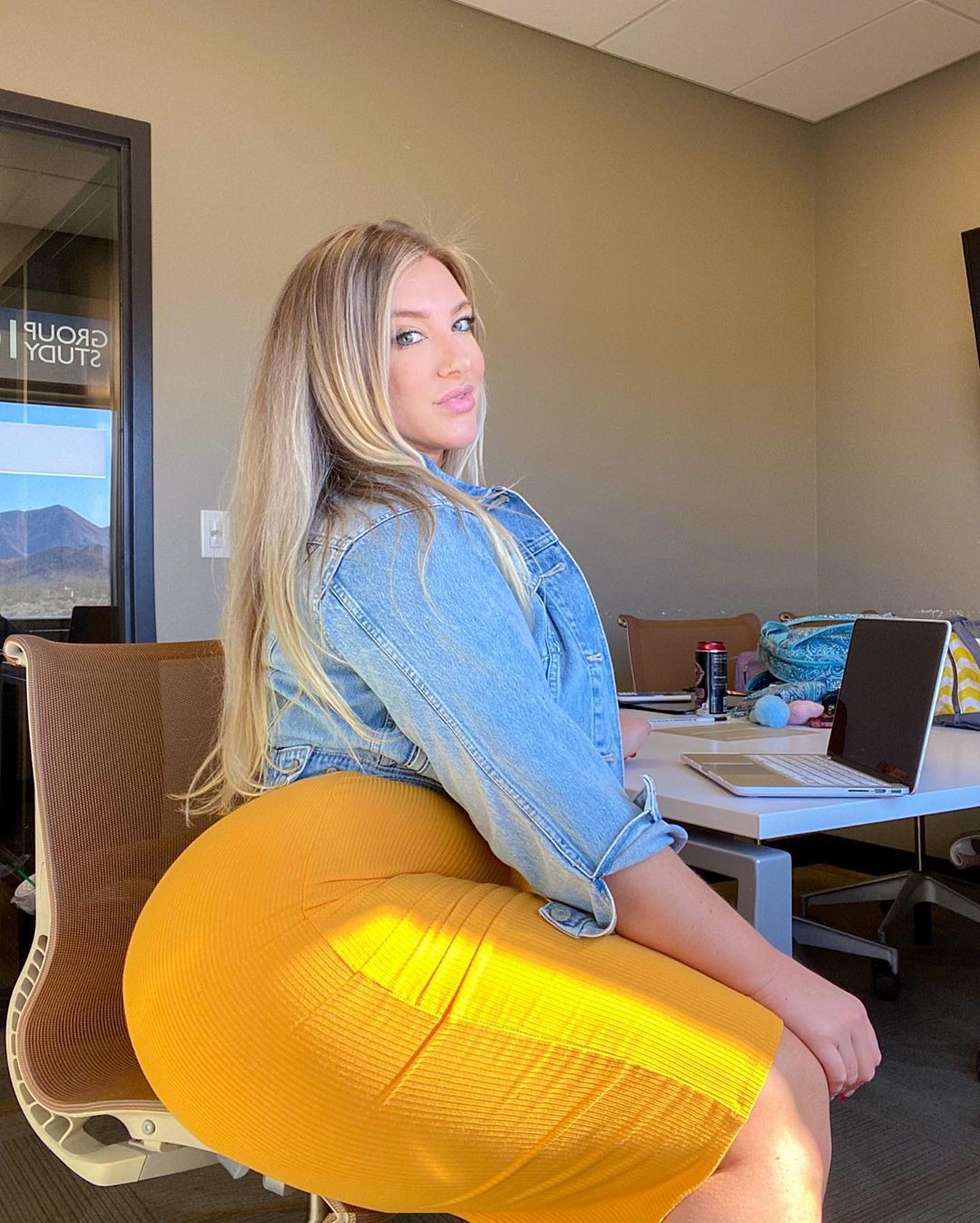 Taya Christian hot girls thighs, hot legs, blond hairs