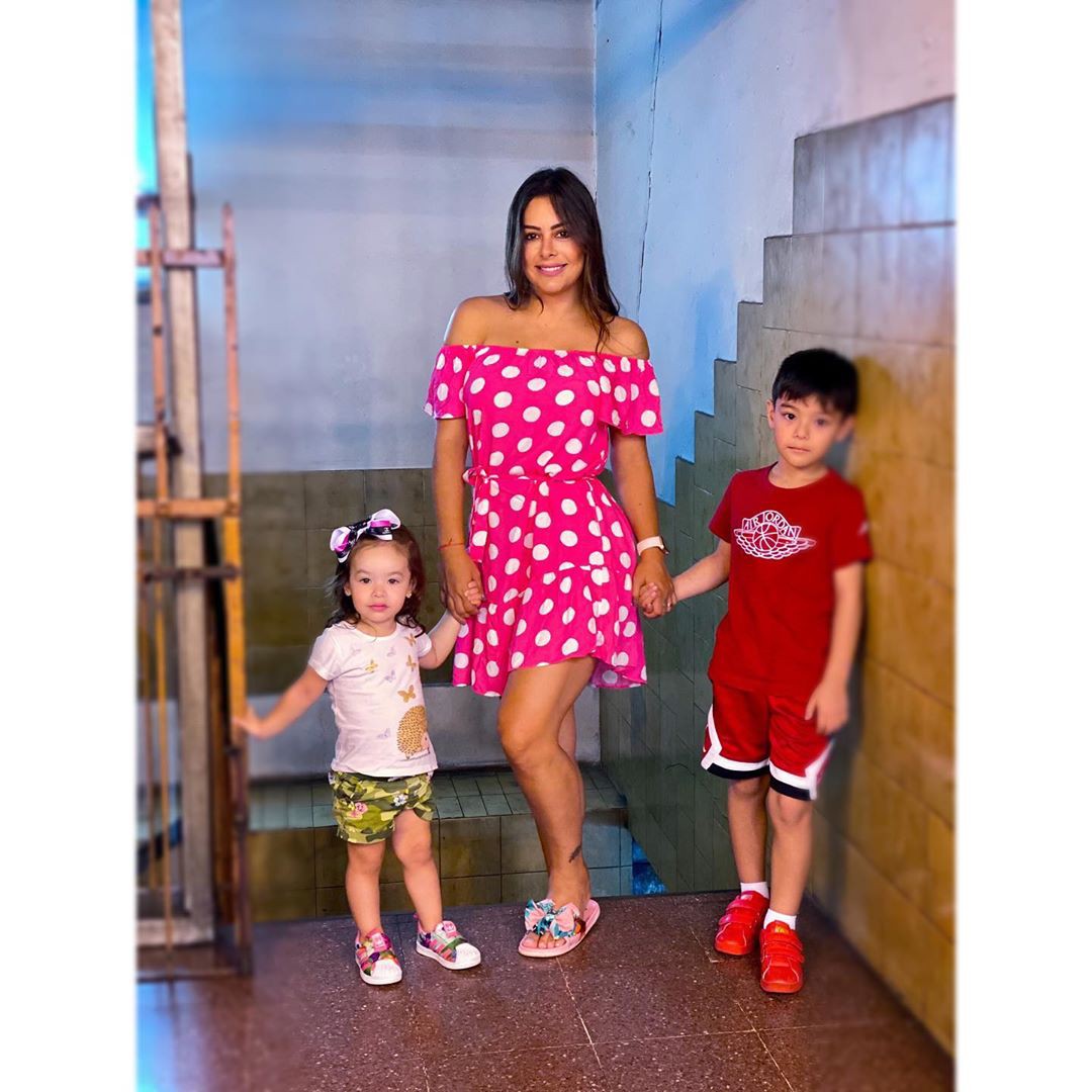 Lari Riquelme dress outfits for girls, photography for girl, fashion ideas: Instagram girls  