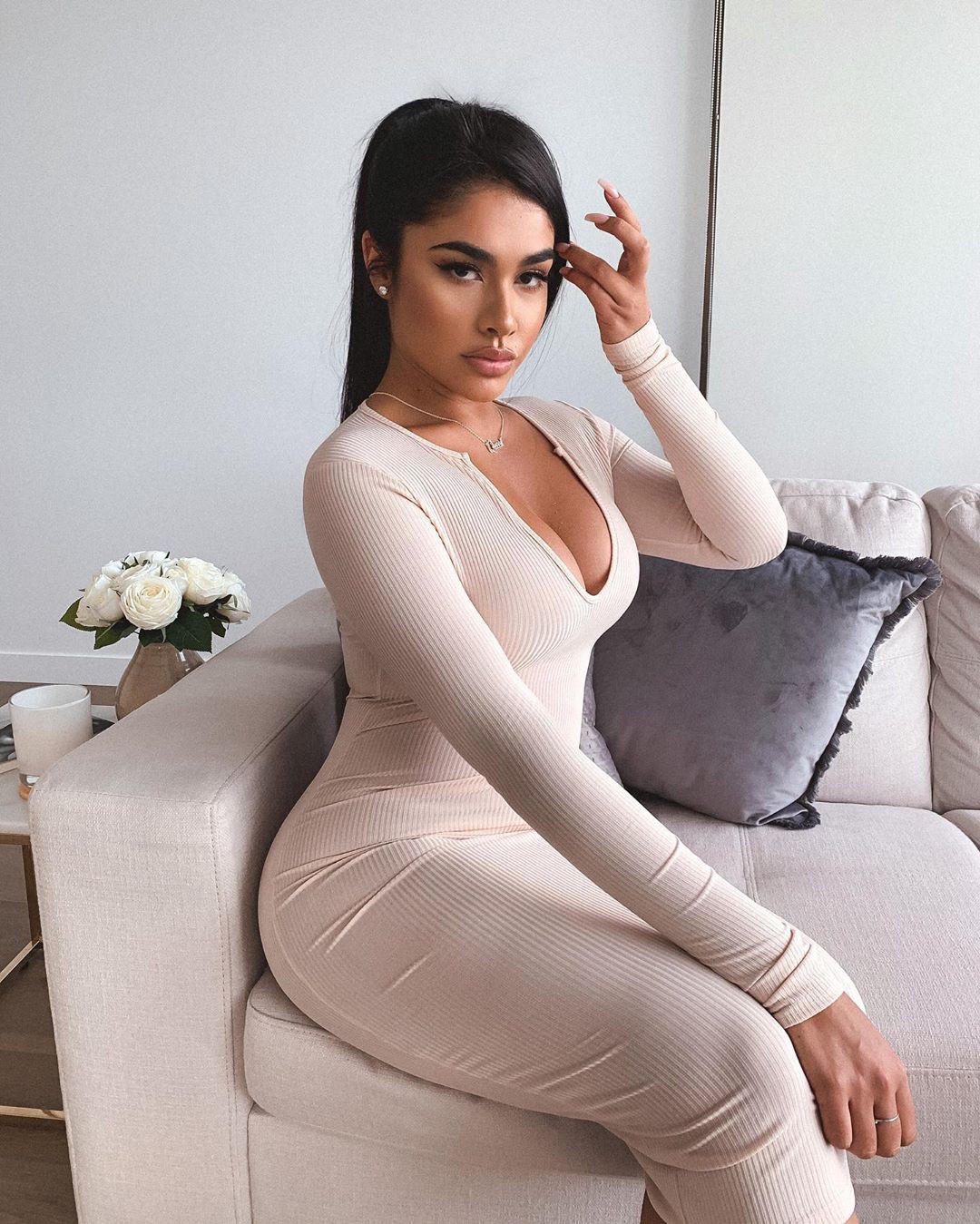 ideas de ropa blanca con ropa deportiva, medias, muslos calientes: Ropa deportiva blanca  