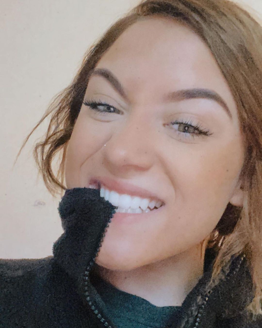 Jay Sage Cute Girls Face, Glossy Lips, Haircuts: Cute Girls Instagram,  Cute Instagram Girls,  Jay Sage Instagram  