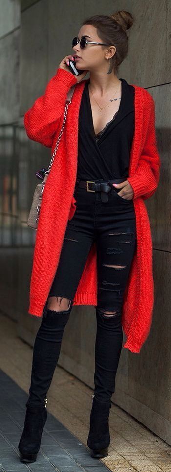 Ideas para vestir en color rojo 2020 con suéter, blusa, jeans