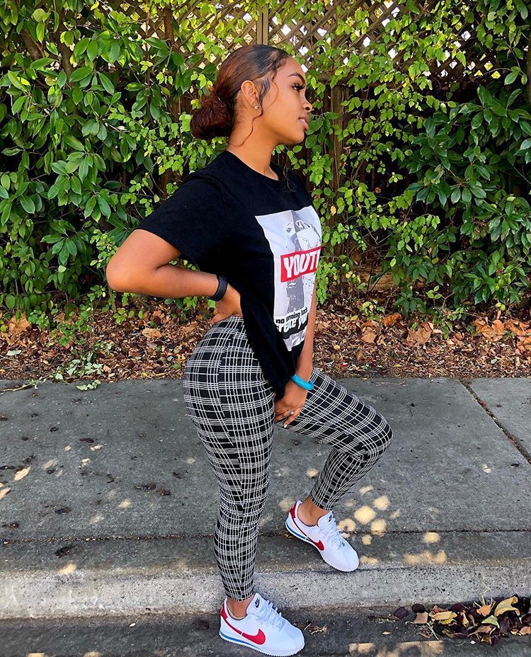 Outfit Stylevore con ropa deportiva, pantalones, polainas