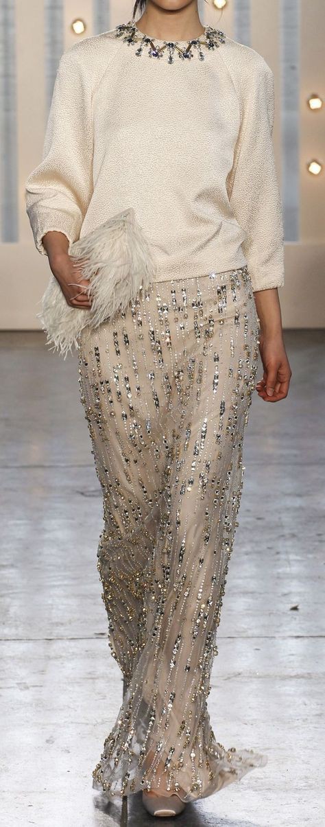 Ideas de vestidos beige y blanco con vestido de novia: Desfile de moda,  modelo,  vestidos de lentejuelas,  Alta costura,  Traje Beige Y Blanco,  Listo para usar  