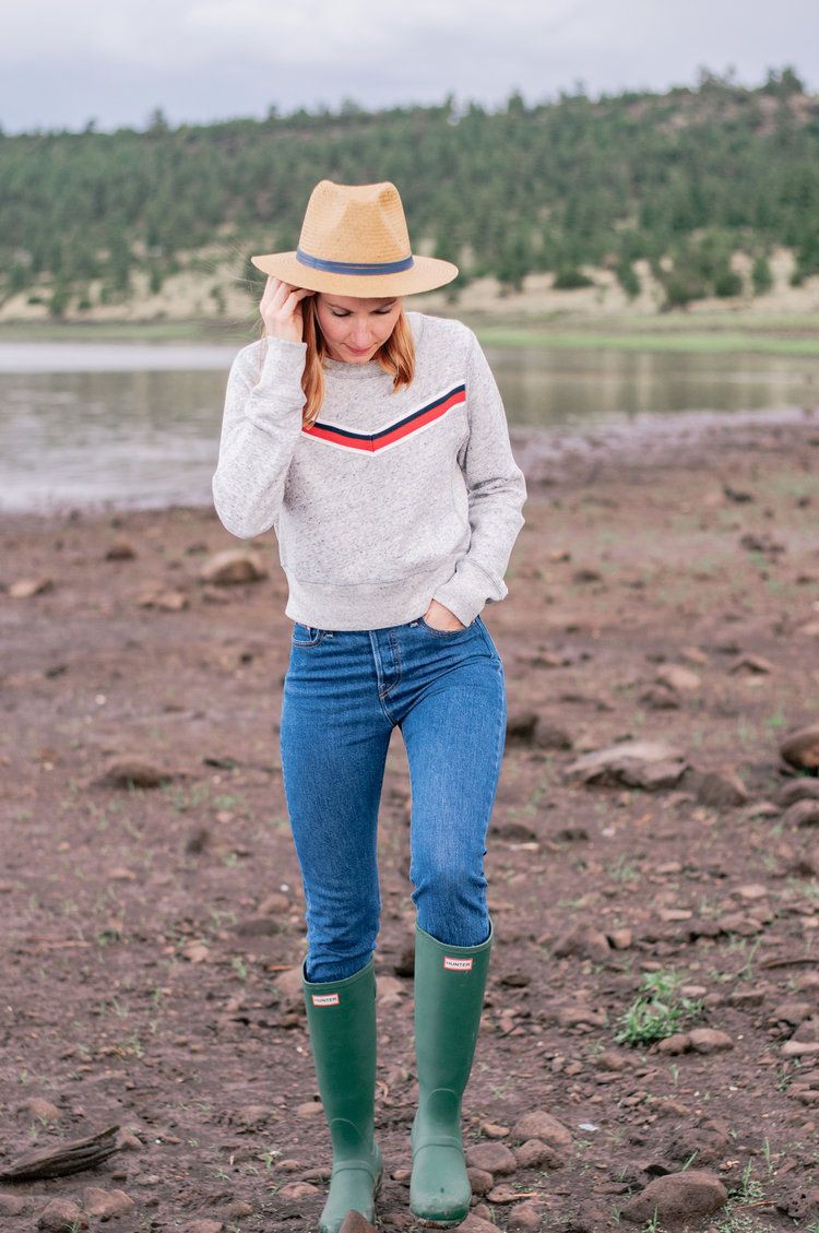 Vestir ropa de mujer al aire libre, ropa de senderismo, moda callejera, ropa casual, sombrero para el sol: sombrero para el sol,  Estilo callejero,  Trajes de senderismo  